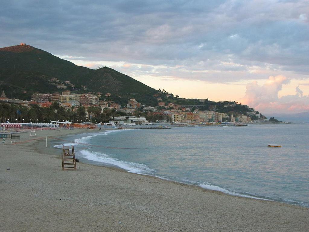 Apartament Quiete Ad Un Passo Dal Mare Albisola Superiore Zewnętrze zdjęcie